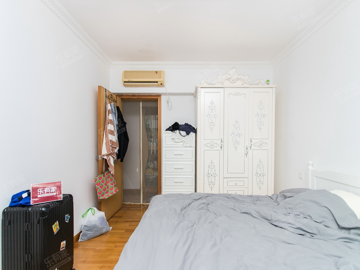 40栋花园泳池社区，金地物业可以看海景，