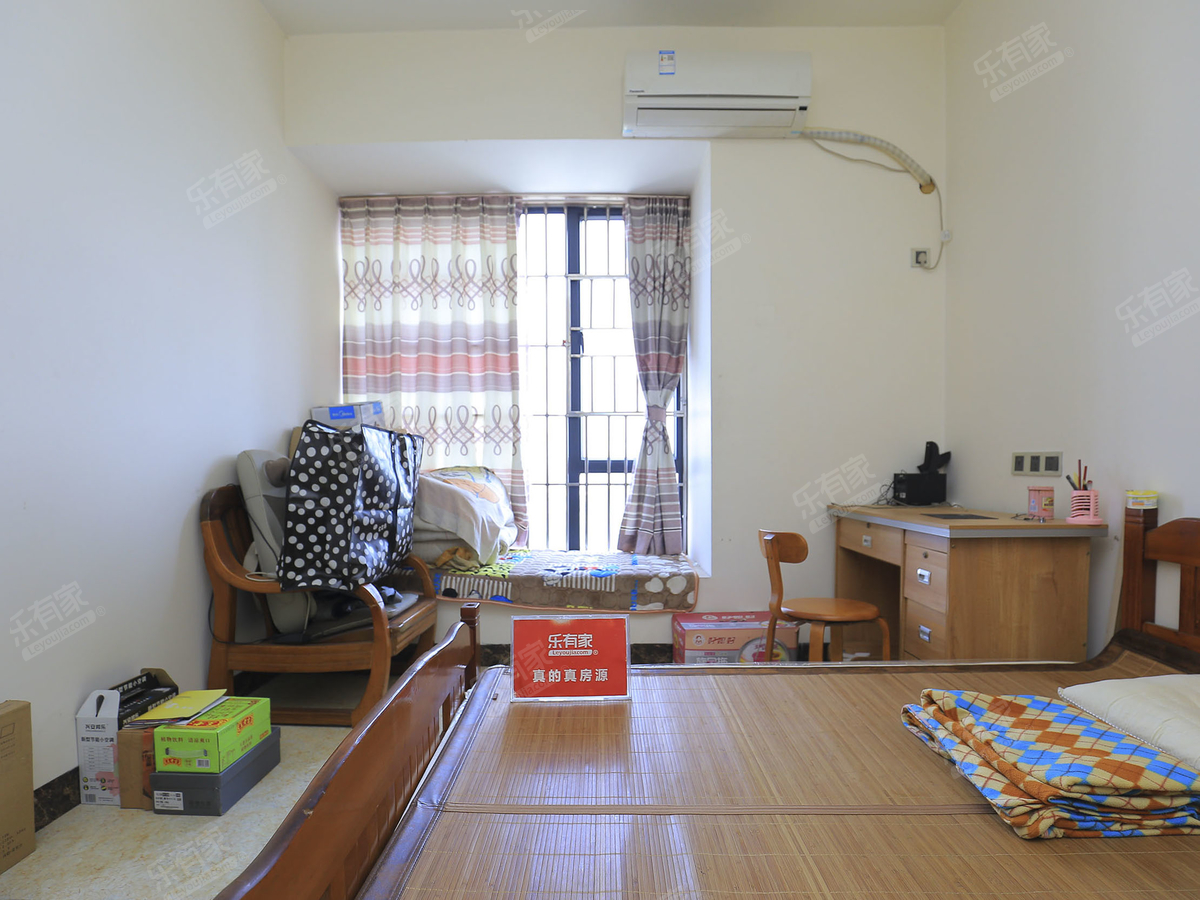 江门人才岛，江职旁边小区电梯3房，带精装修