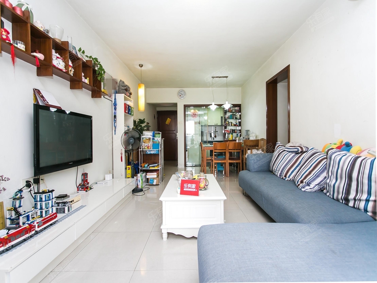 英郡年华花园 东北 普装 3室 2厅 86.76m²