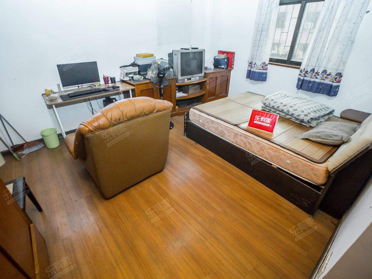 翠景花园一期 3房2厅2卫 110㎡