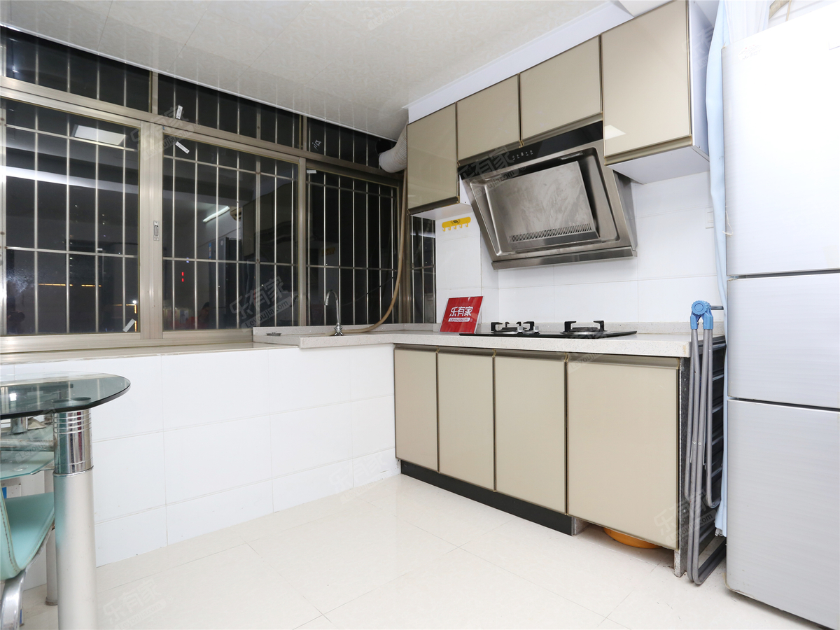 阳明公寓单间，精装修，紧邻地铁，住宅，是住宅