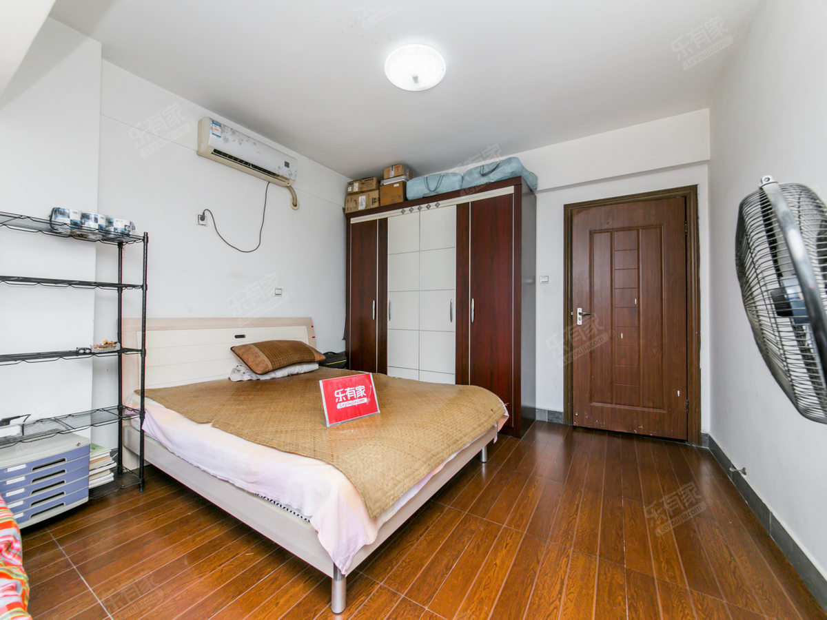 御景华城一期 3房2厅2卫 134㎡