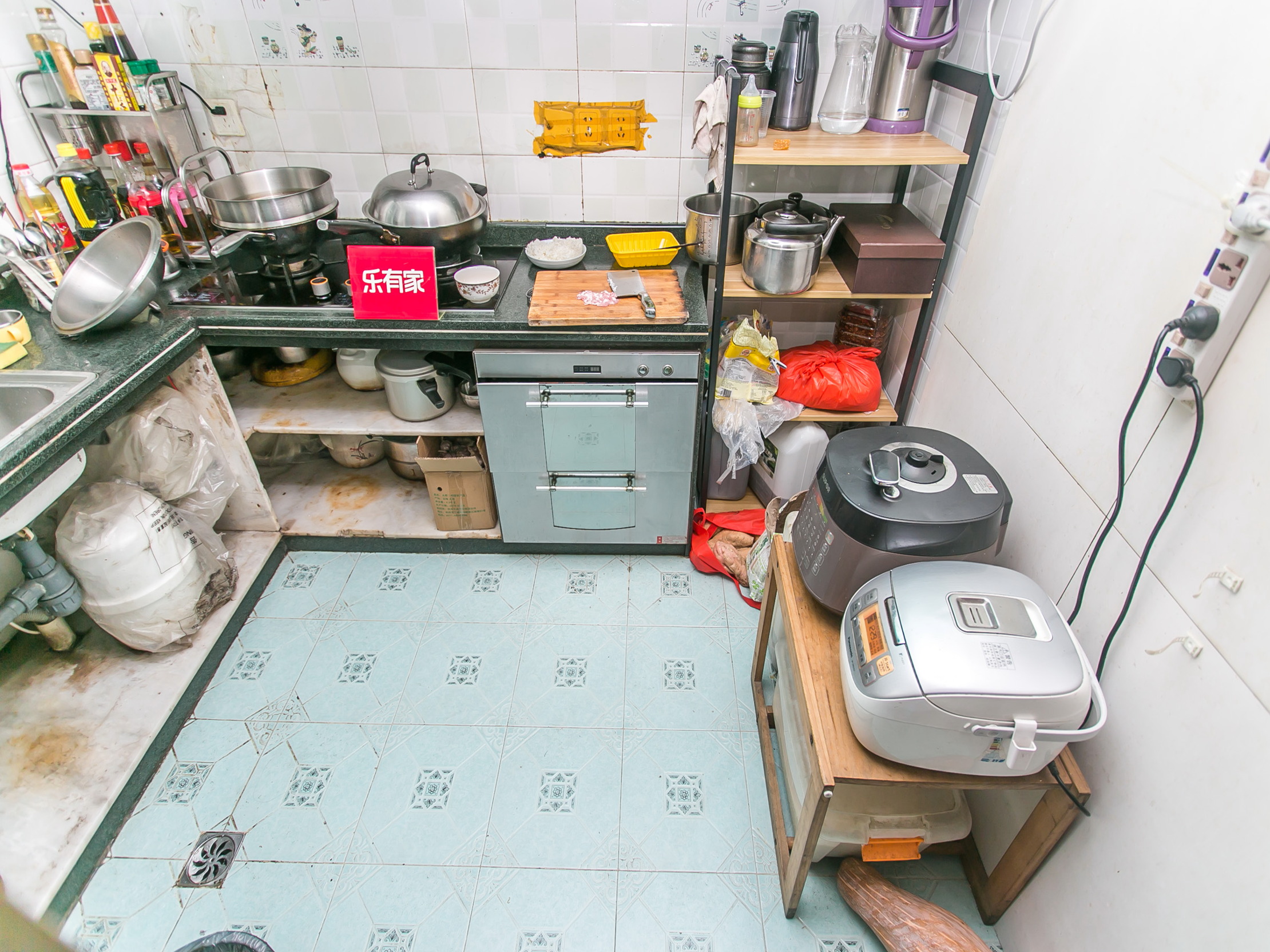 雅然居精装两房诚心出售