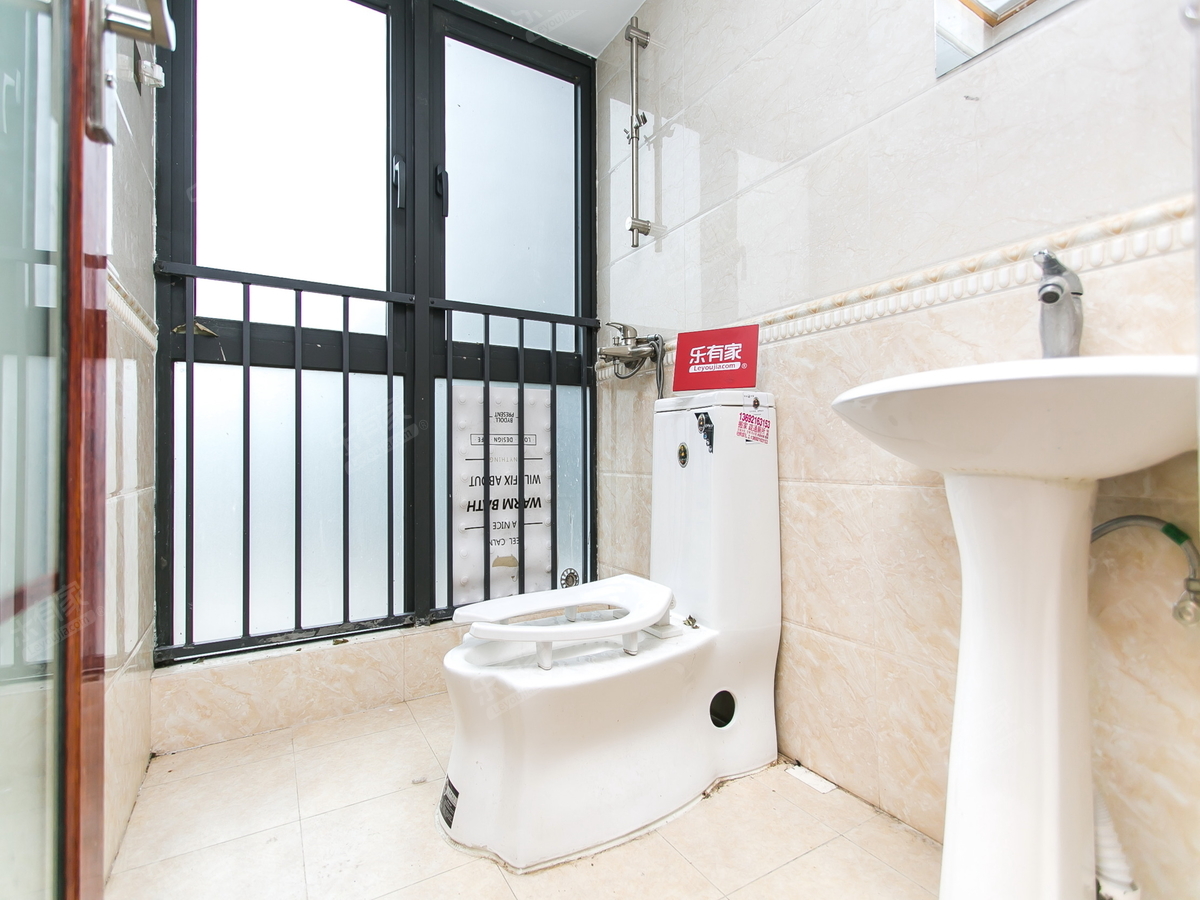 丹小旁次新小区，近丹竹头地铁，业主诚心卖