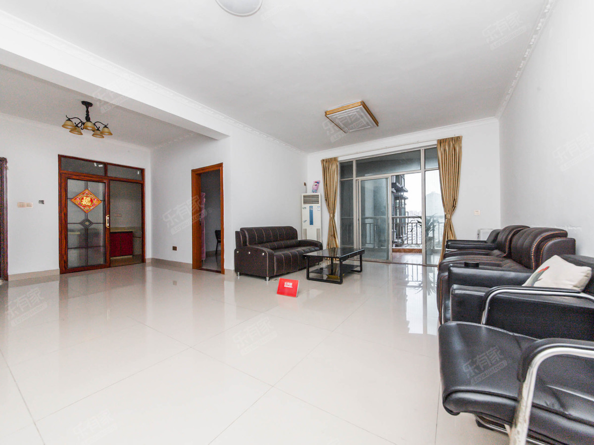 锦江国际 3房2厅2卫 133㎡