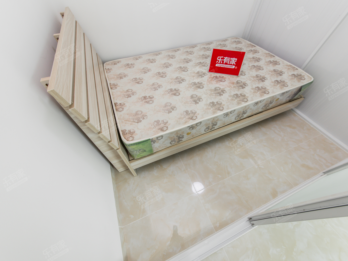 新出端头户，三面采光看海景，红五产权