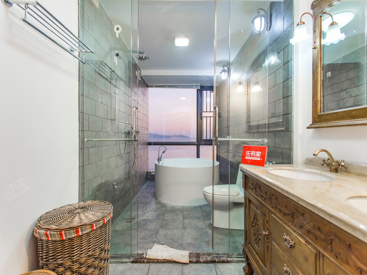 海景房半岛城邦大社区，户型方正，居住舒适，看山看海