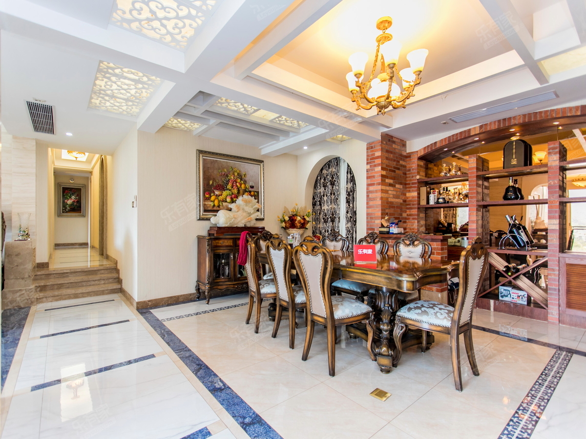 圣莫丽斯花园三期 5房2厅4卫 216.14㎡