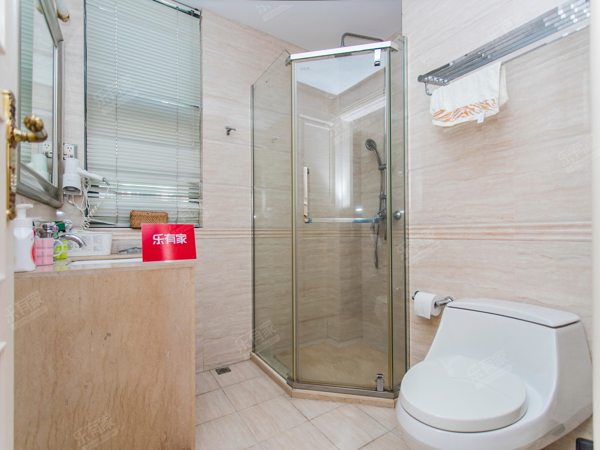 圣莫丽斯花园三期 5房2厅4卫 216.14㎡