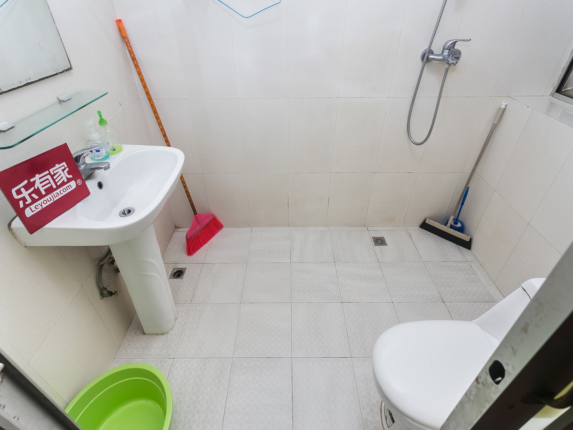 厅出阳台双花园小区，西南黄金朝向，看大南山