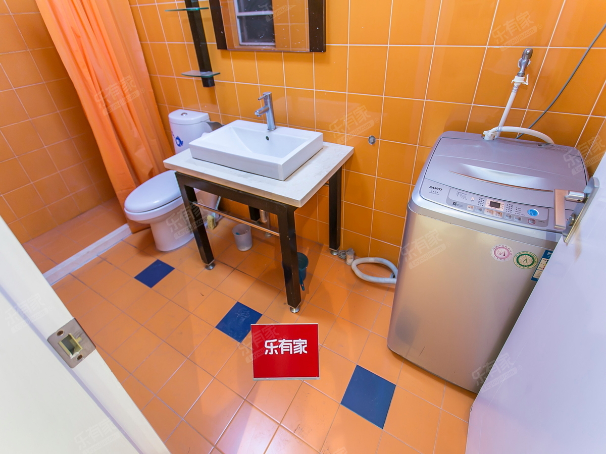 顶复小高层看花园，视野开阔无遮挡，比邻深圳湾和人才公园