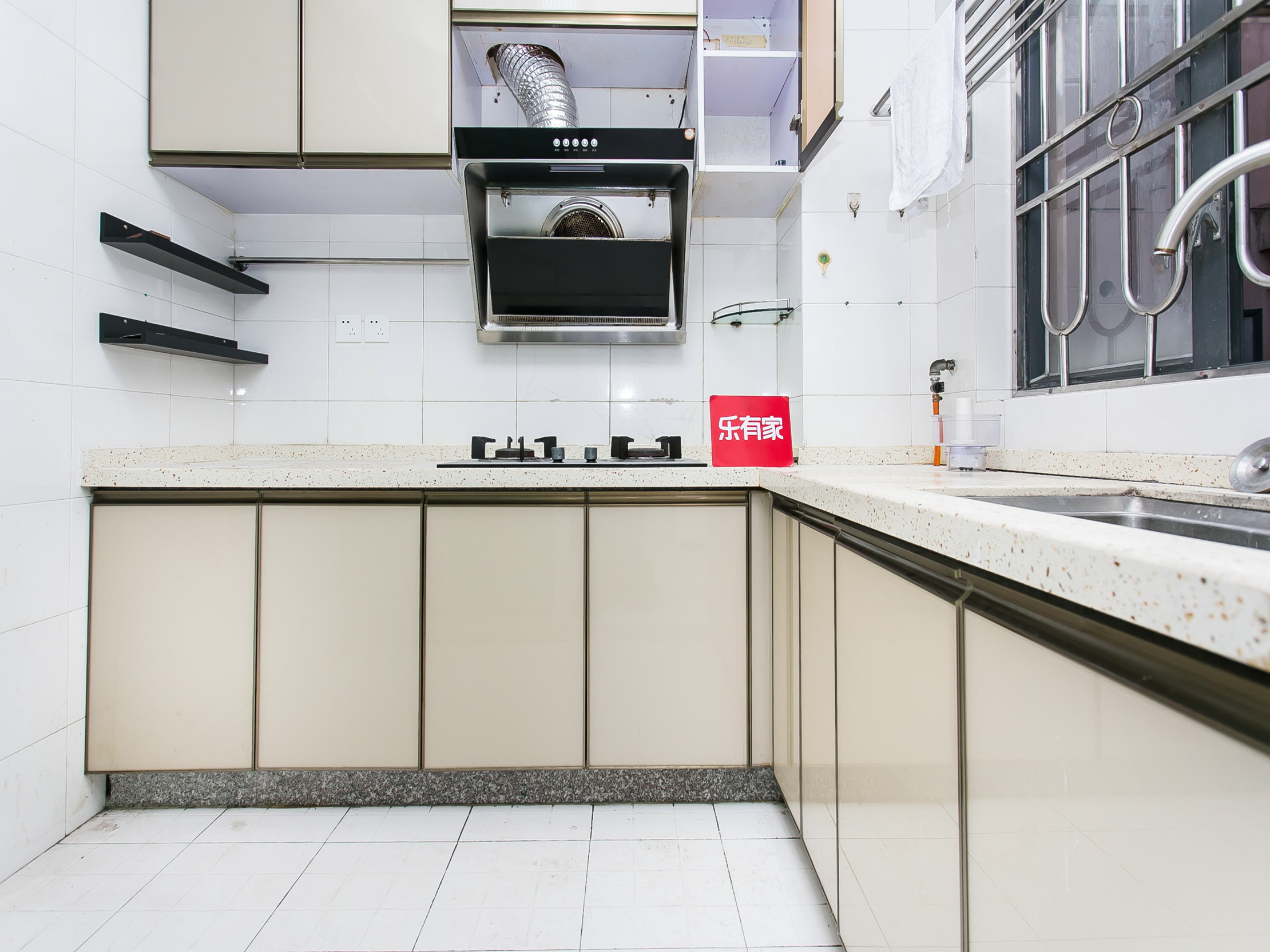 晶品居居家四房，产权优质，业主诚心出售！