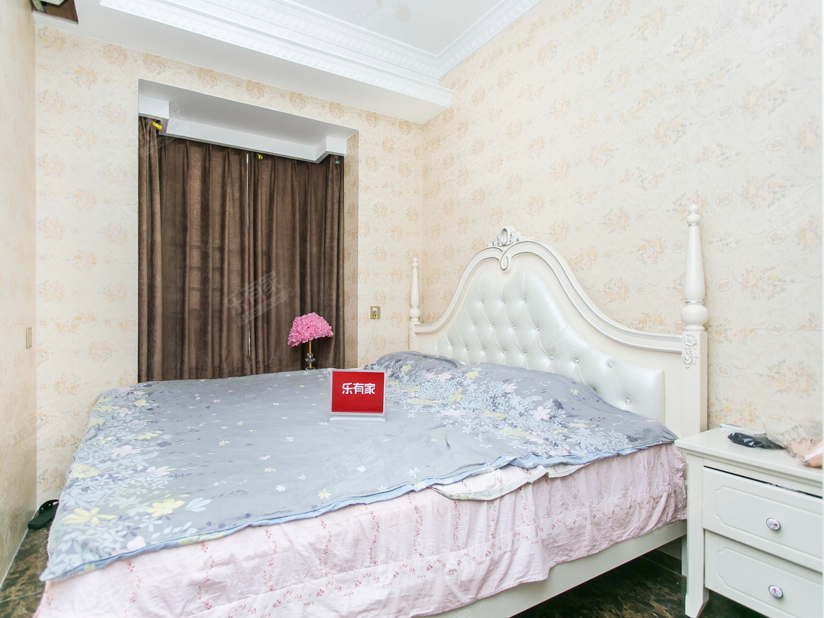 御景华城2房，满五年红本在手，豪华装修