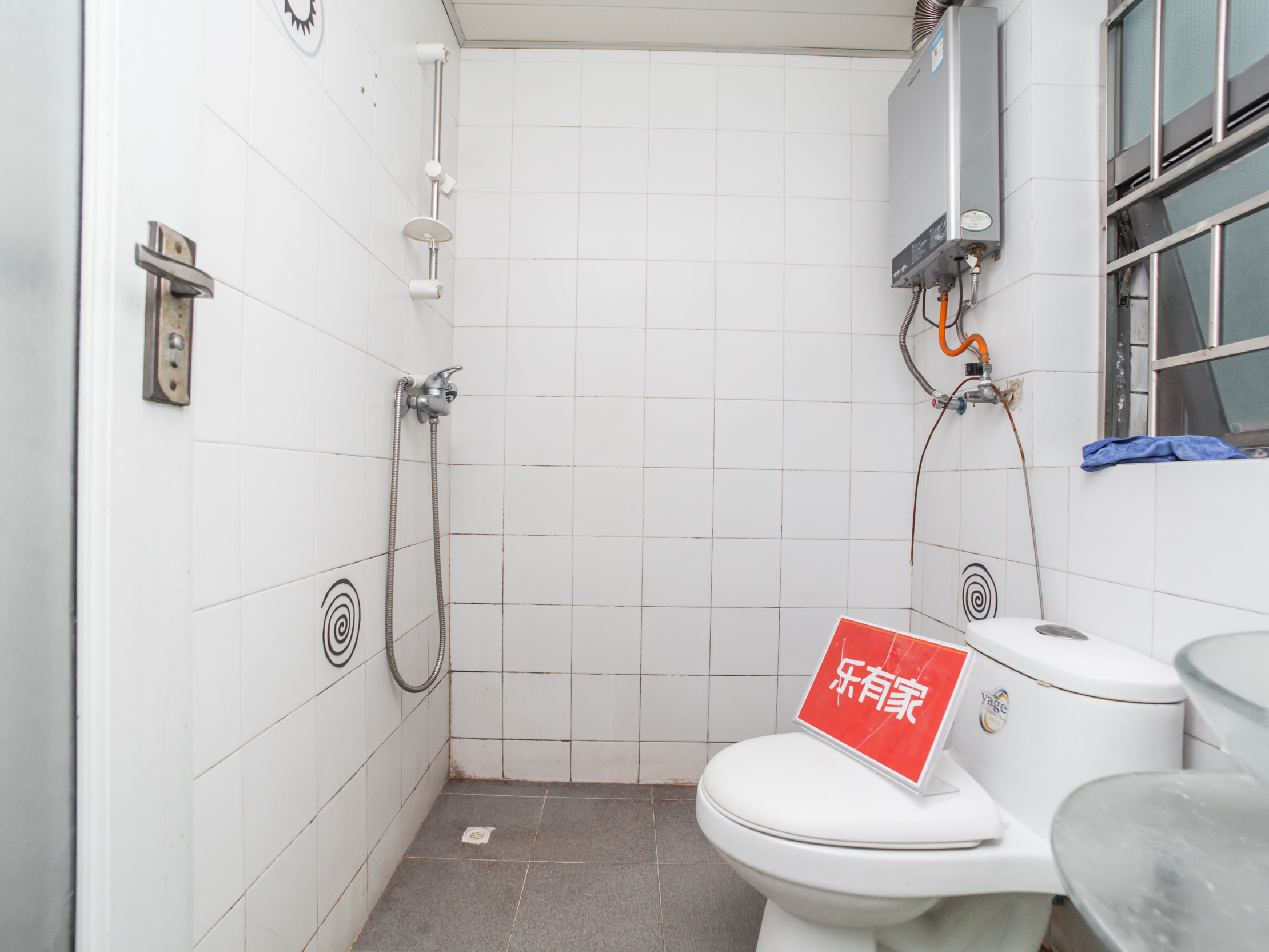 地铁口电梯小高层，高楼层1房通风采光好