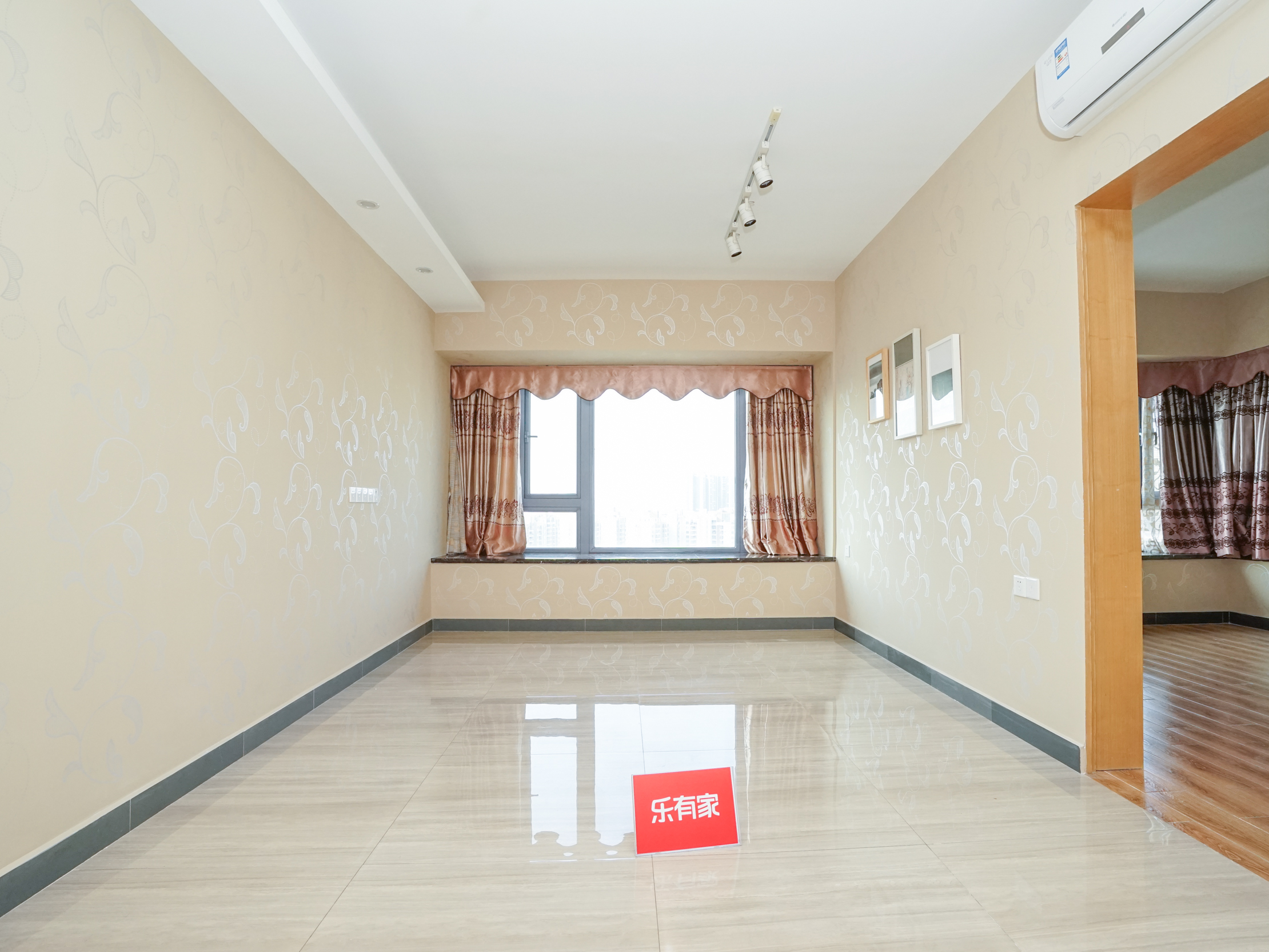 东区利和商圈雍景园公馆精装1房出售