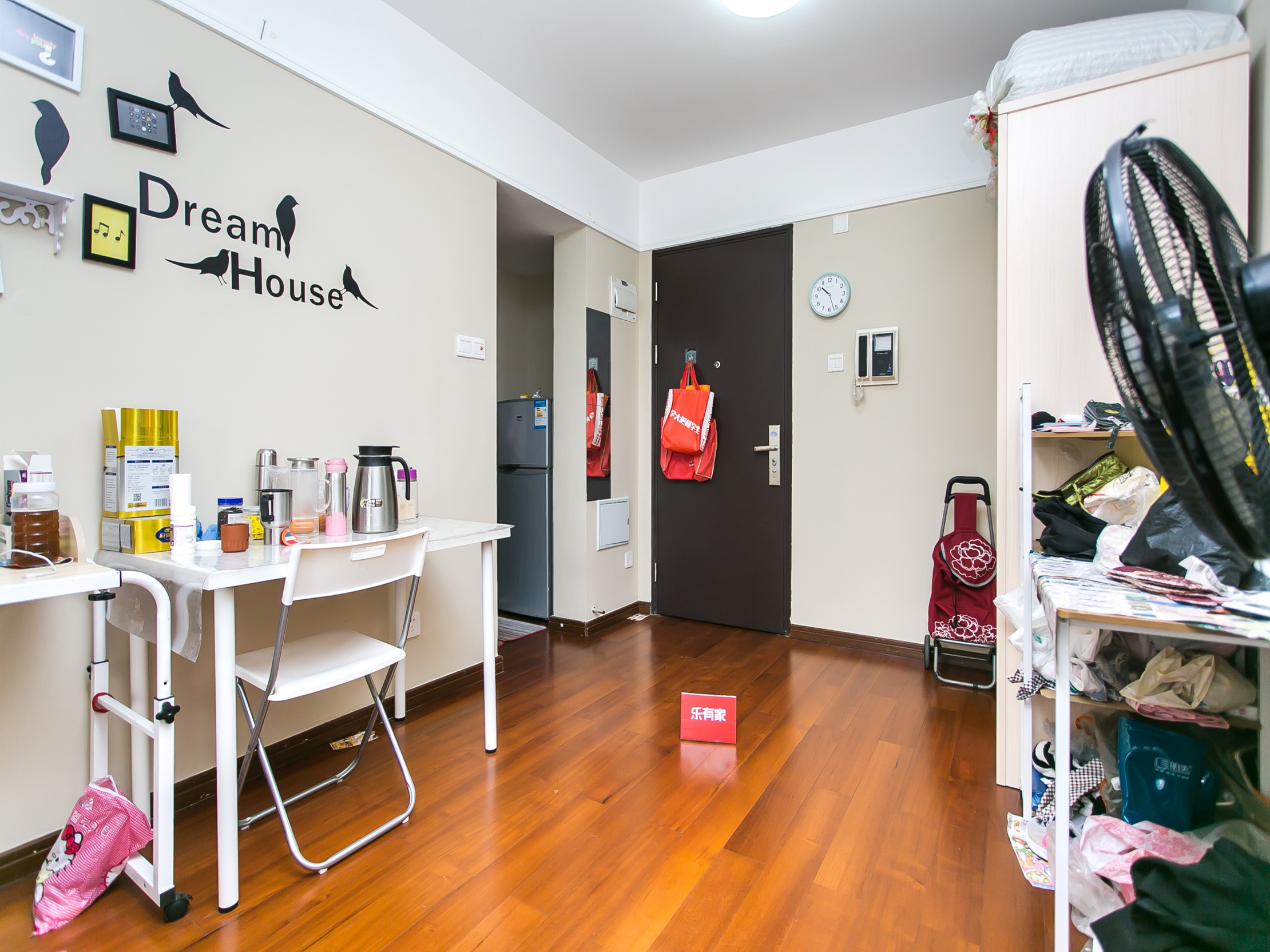 万科红一期，方正户型，花园相伴！