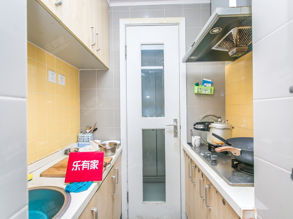 宝田雅苑精装一房业主诚心出售。