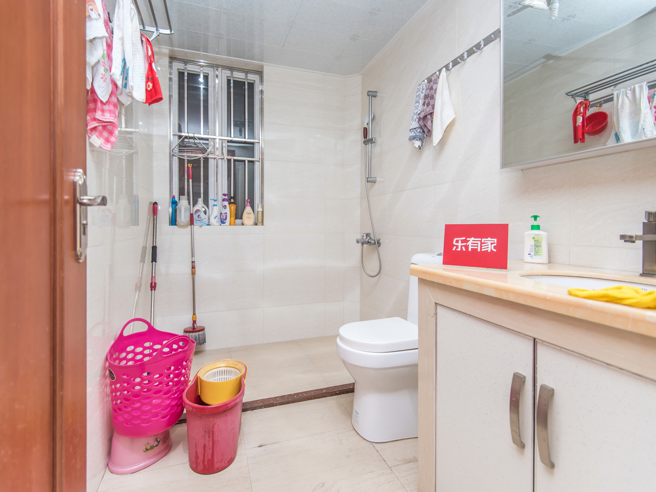 振业城二-五期，方正户型，通风采光佳，带地面花园，人车分流，诚心出售，低于均价，税费低。