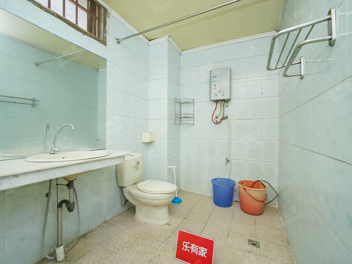 丽港城厕所-1