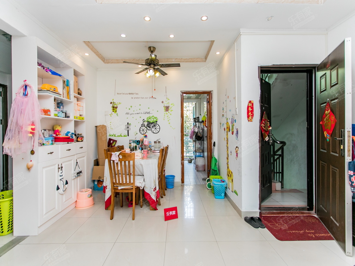 世纪春城大两房，业主诚心出售，看房方便