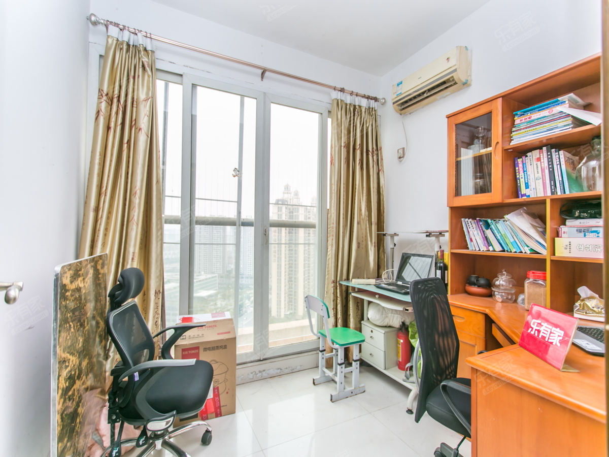 户型方正实用，中高楼层，采光通风优质，房源位置安静