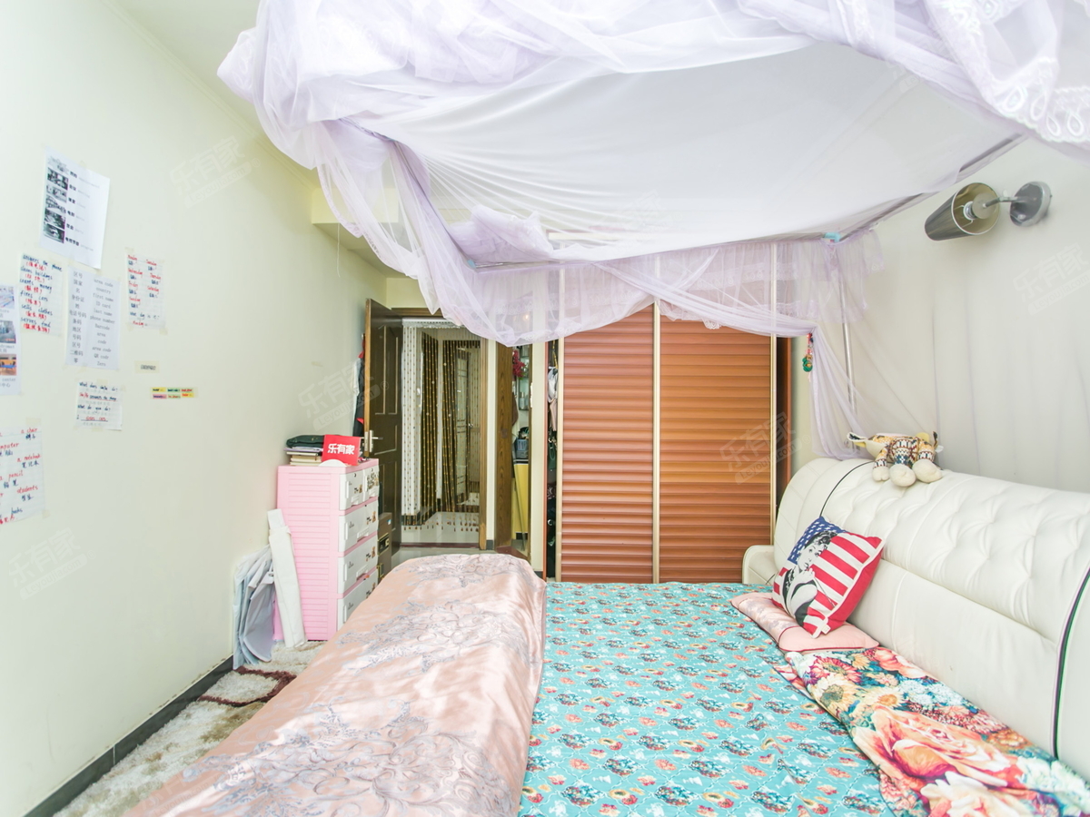 户型方正实用，中高楼层，采光通风优质，房源位置安静