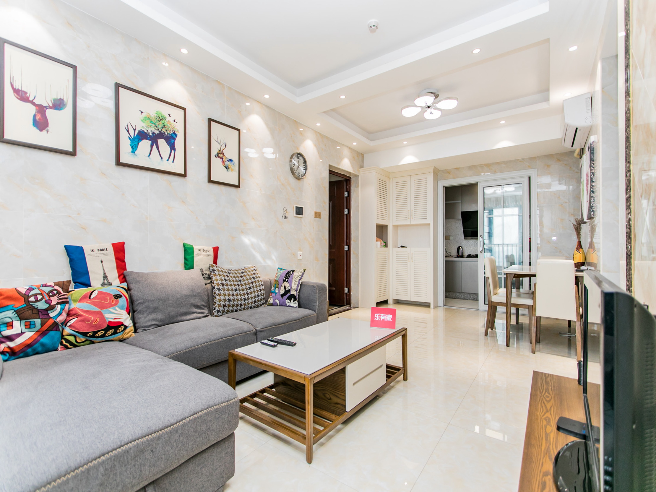 三室两厅，宽敞舒适，公园环绕，地铁便捷，理想家居选择。-佛山特发和平里二期二手房