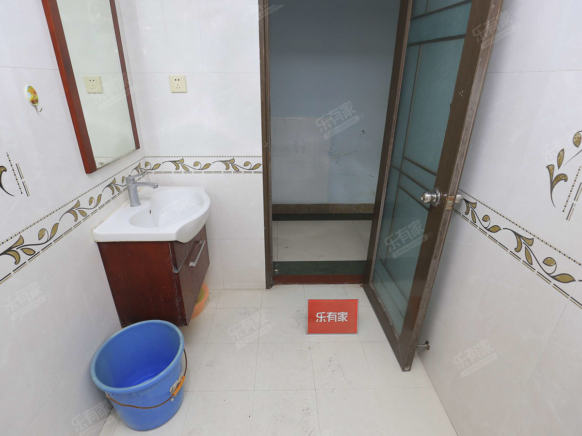 福泉带大露台的低楼层出租