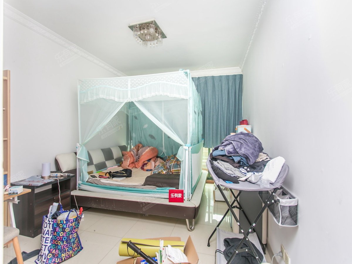 户型方正，小区内部人车分流，户型通透的大户型，居家舒适