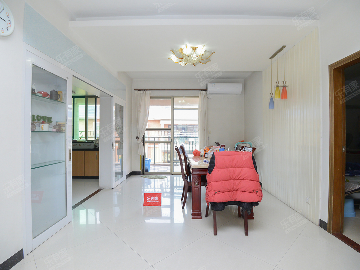 明翠新村 3房2厅3卫 200㎡