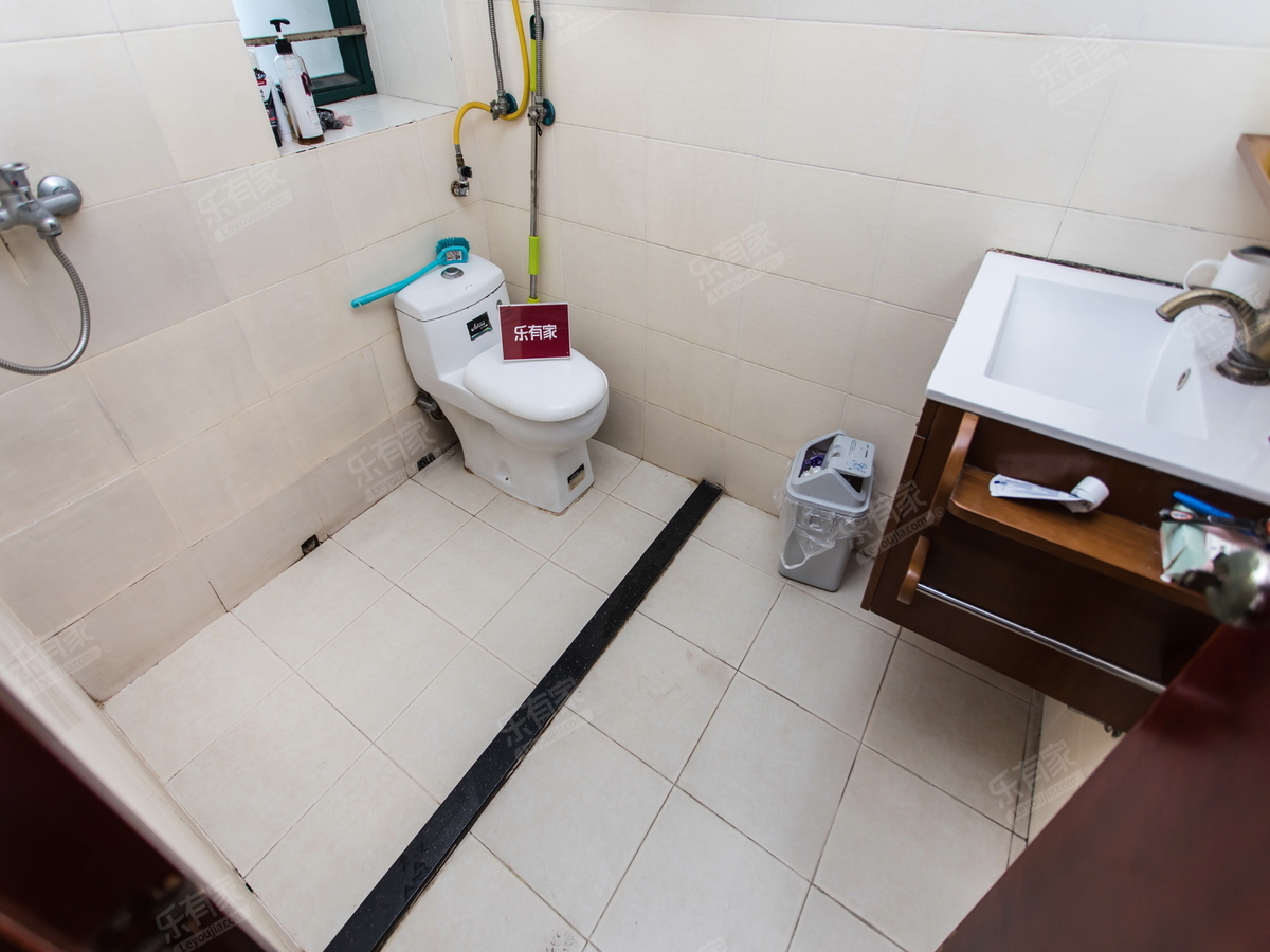 品质花园居家优选，精装大两房，满五唯一