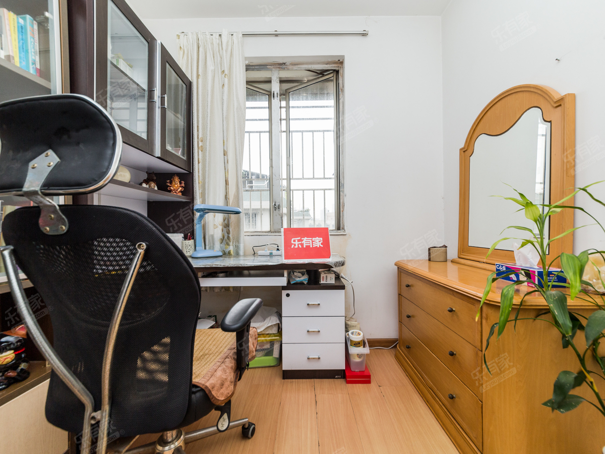 倚园大厦 3房1厅1卫 67㎡