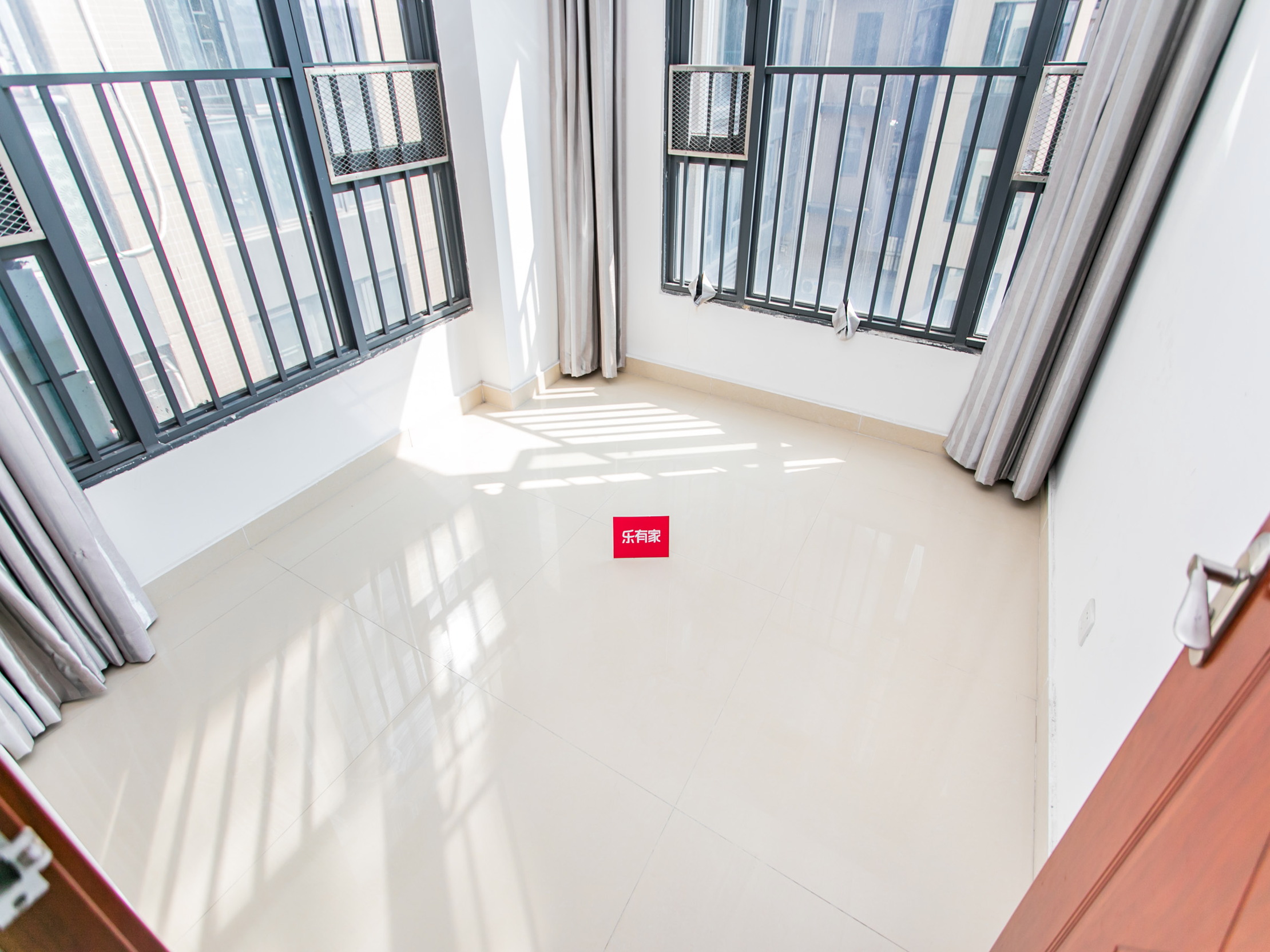 绿景公馆1866南区三房出售