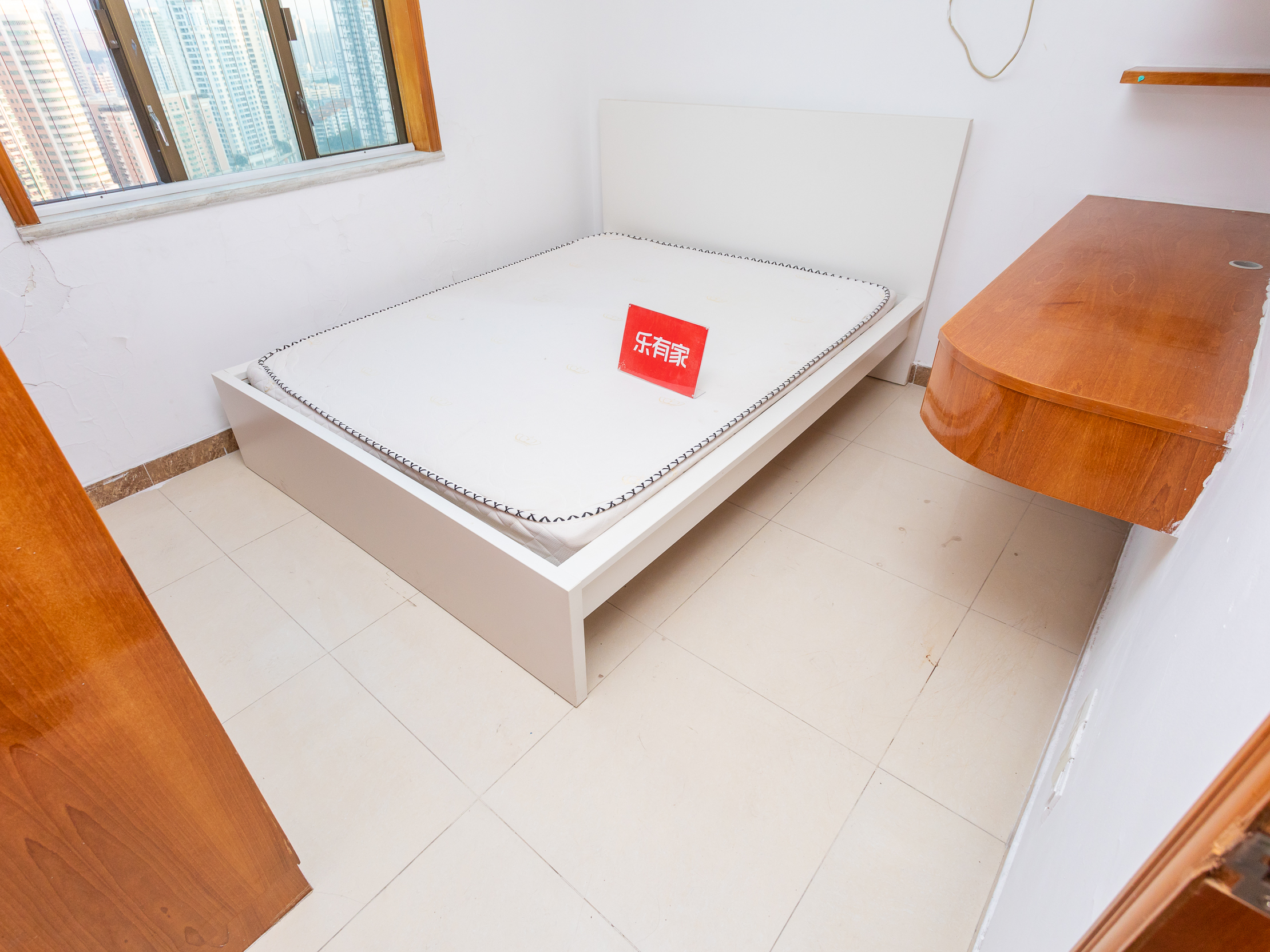 金丽豪苑，方正户型，通风采光佳，近重点学校，低价急售！