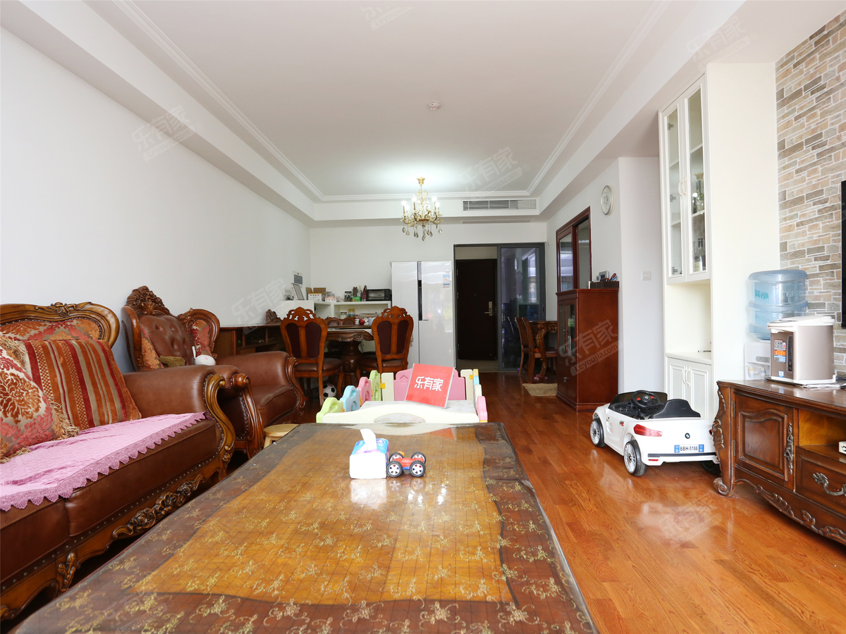 精装修4房，业主诚心出售