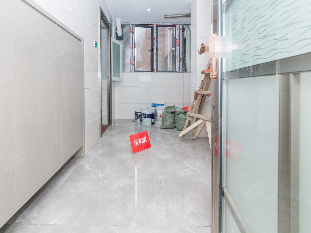 三层大复式，chao高使用率，精装拎包入住，诚心出，价格好谈