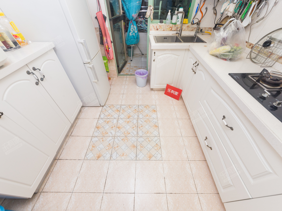 东海花园，大四房，居住舒适，位置好