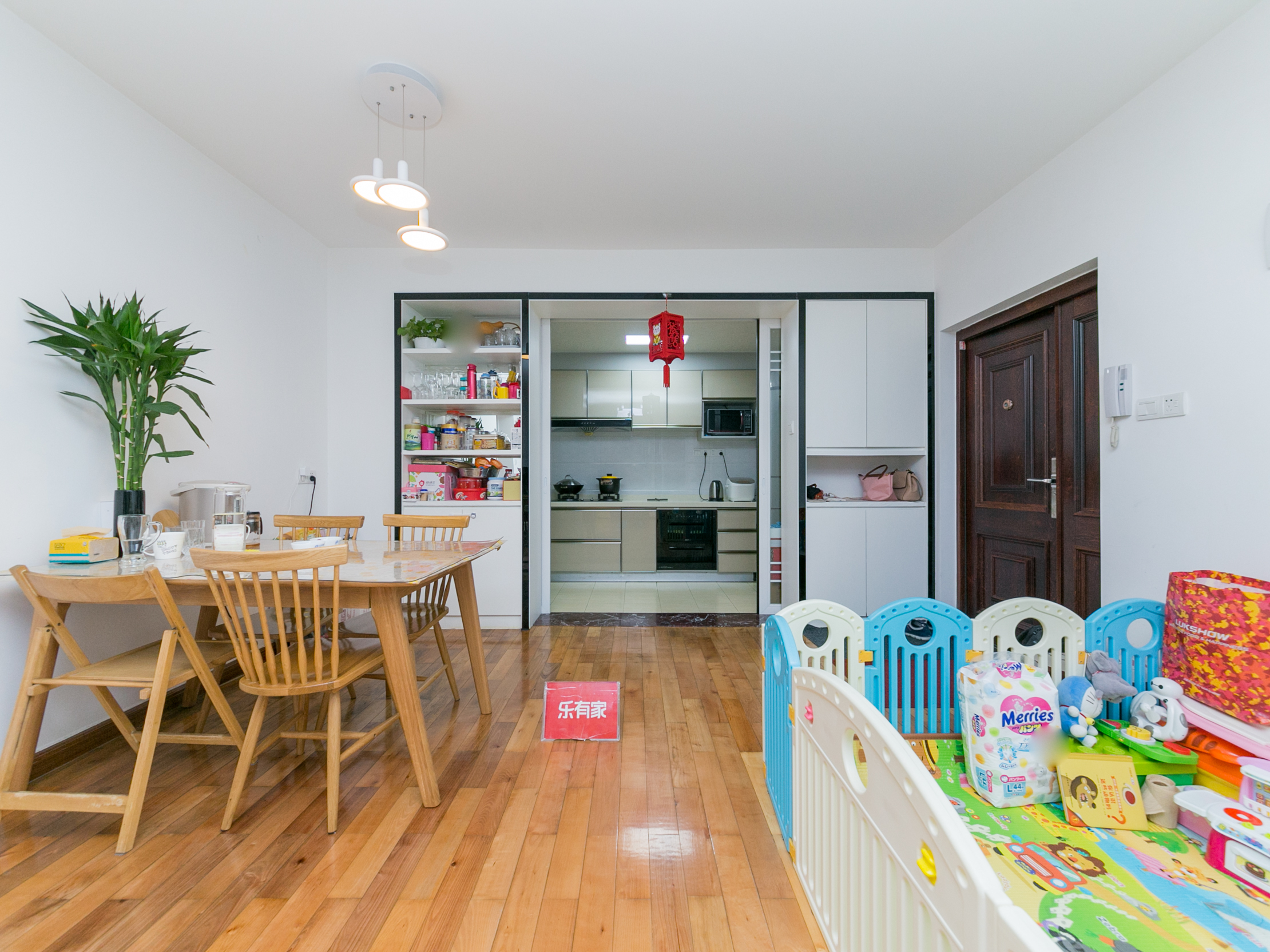 业主诚心出售，地铁口物业