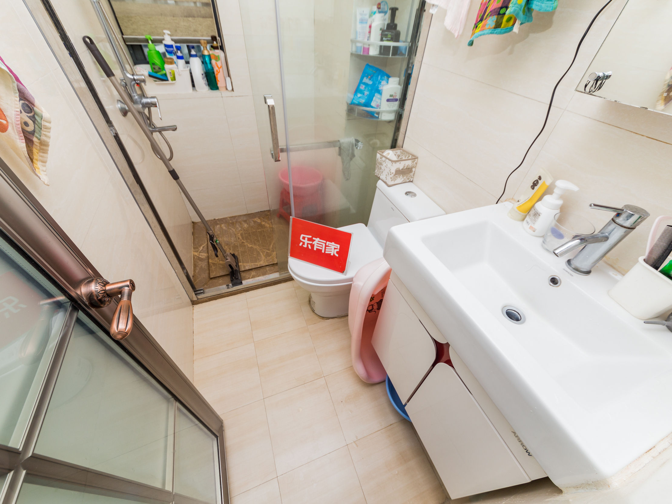 新世界四季御园，户型方正，通风采光优，带地面花园，人车分流，业主诚心出售！