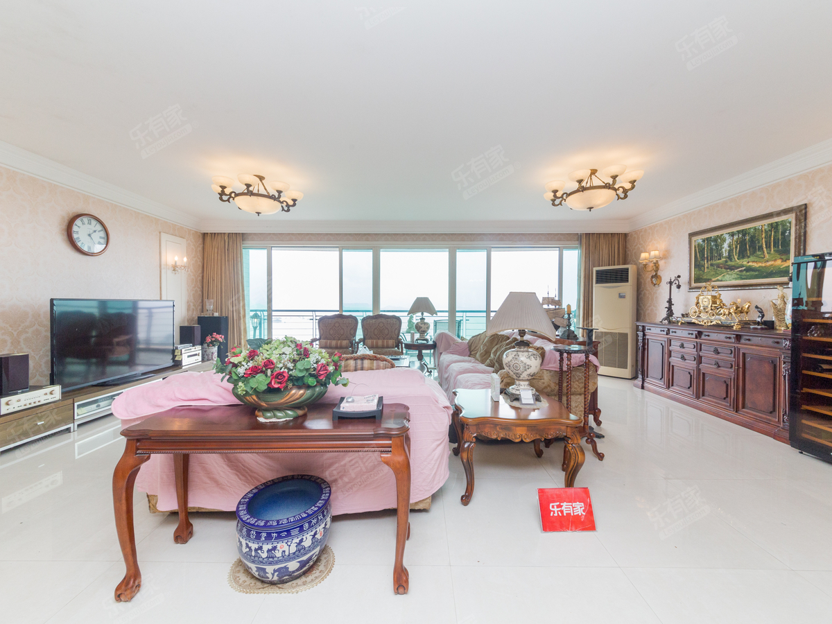 福荣路，鸿景湾豪装大五房，诚心出租