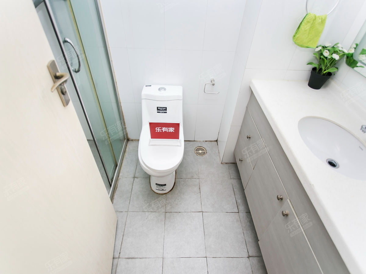 星河世纪一房出售