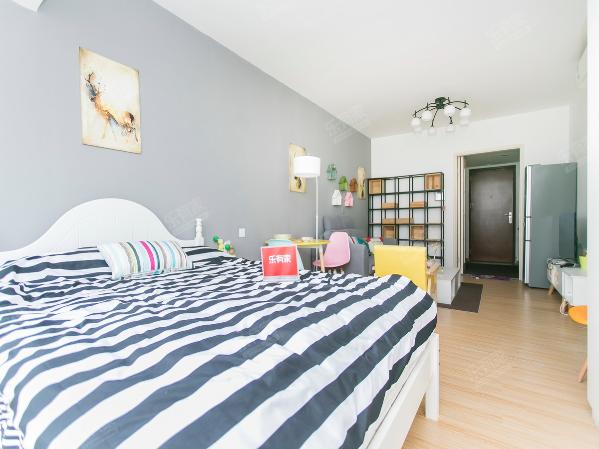 星河世纪一房出售