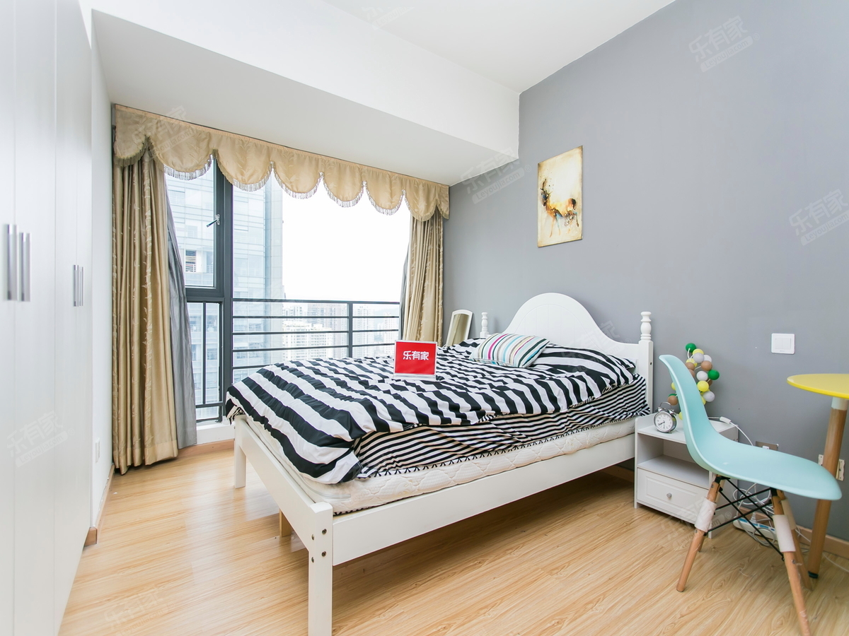 星河世纪一房出售