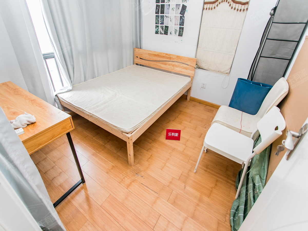 绿景精装房源，业主诚心出售