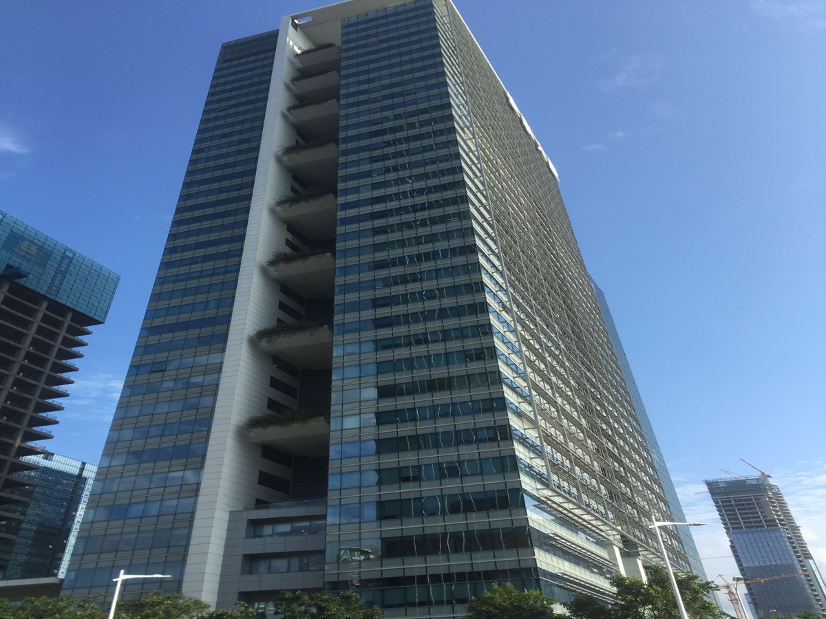 安联大厦位于福田中北区核心地段,地铁2号线市民中,3号线