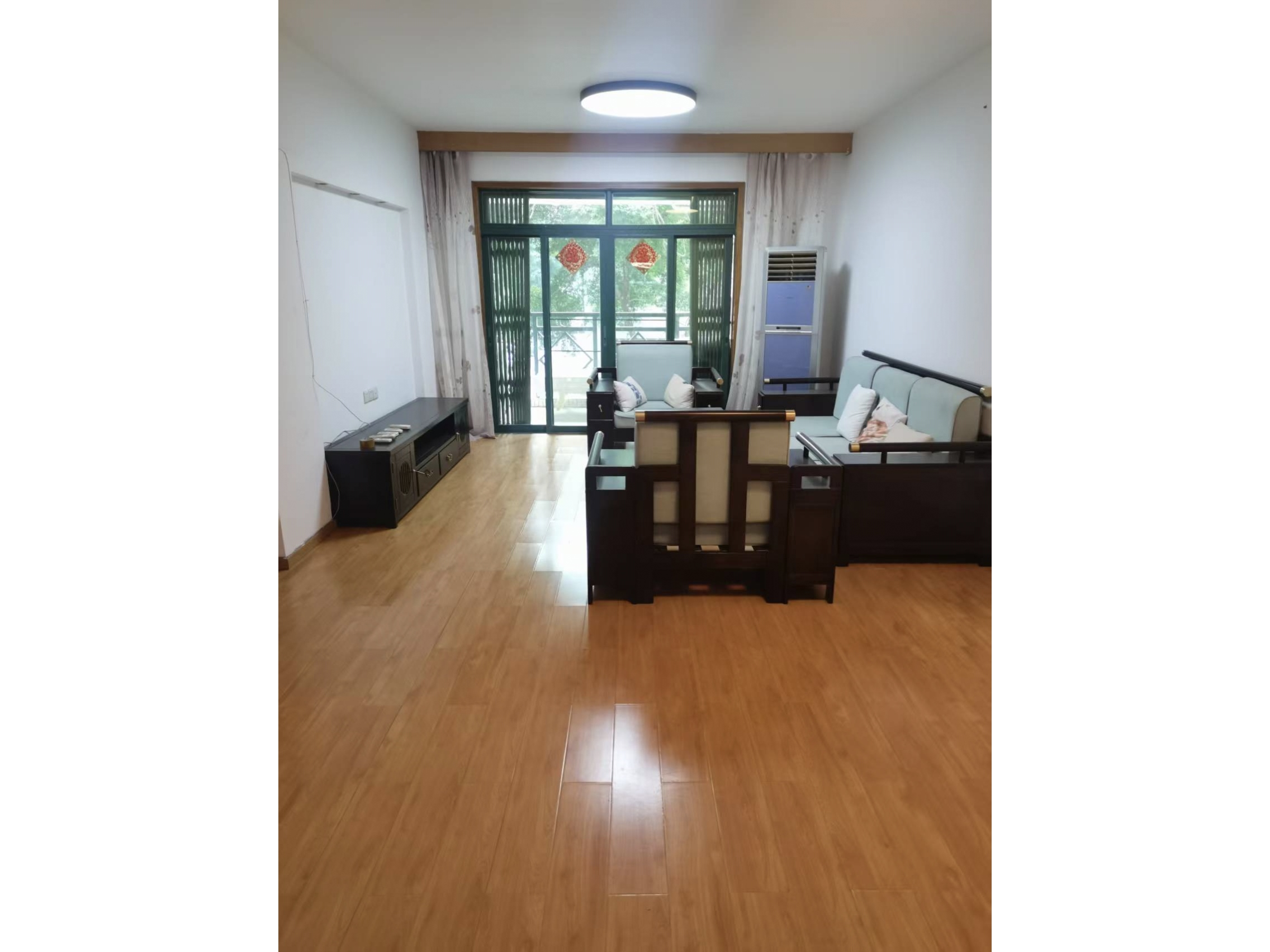 学府花园视频看房