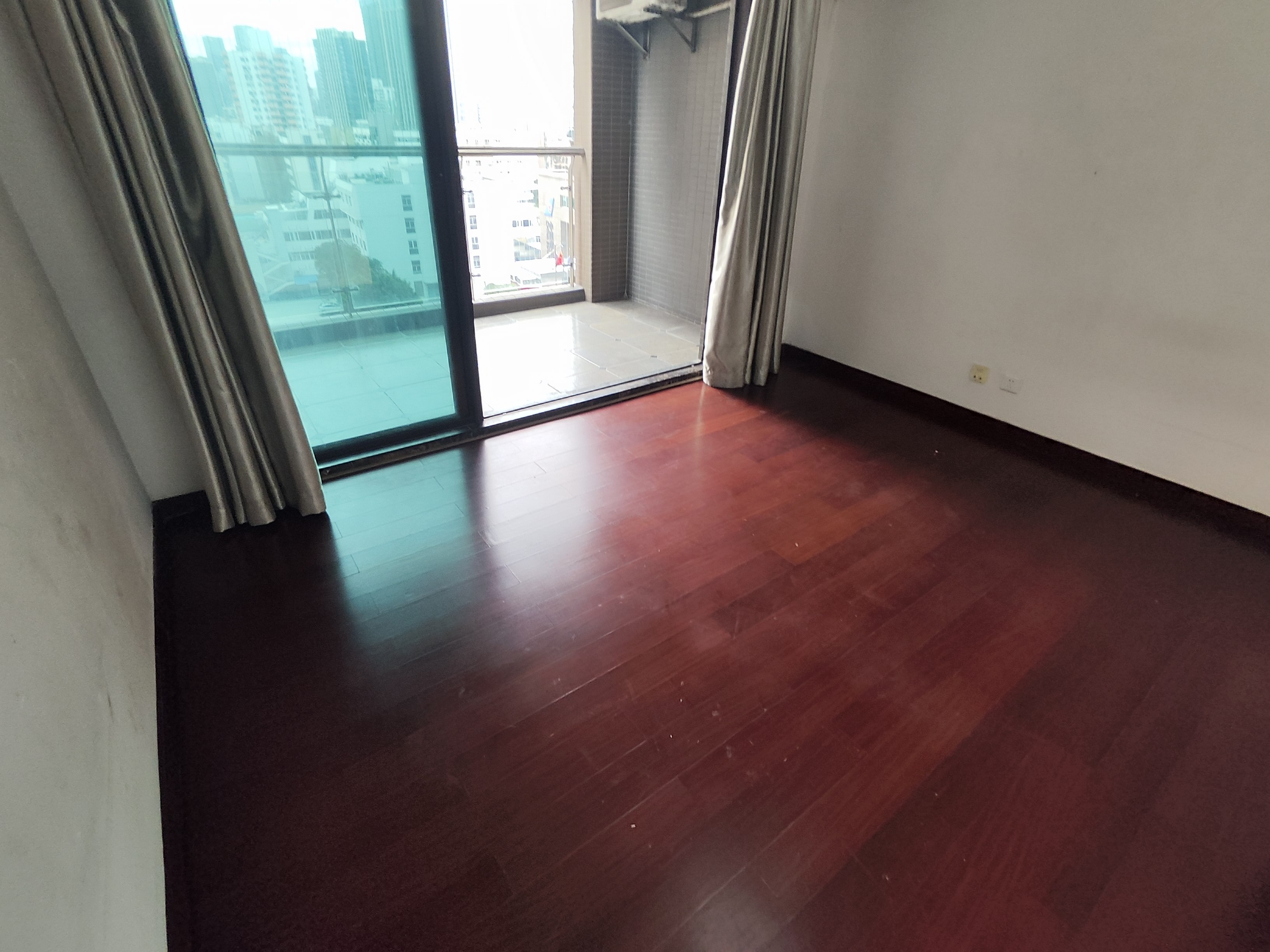 向南瑞峰花园视频看房